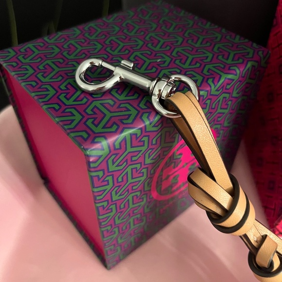 Tory Burch Miller Metallic Tassel Keychain Bag Charm - Picture 2 of 10